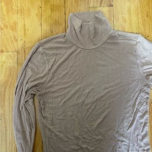 Aritzia Wilfred ribbed turtleneck